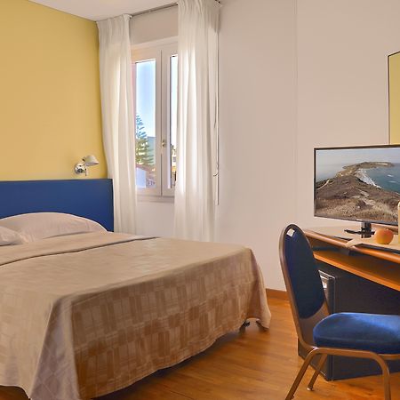 Mistral2 Hotel Oristano Esterno foto