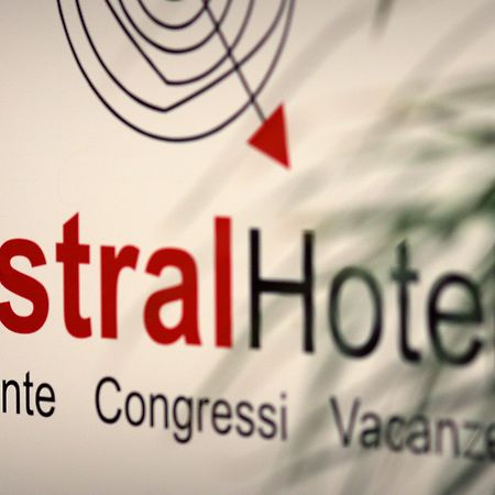 Mistral2 Hotel Oristano Esterno foto