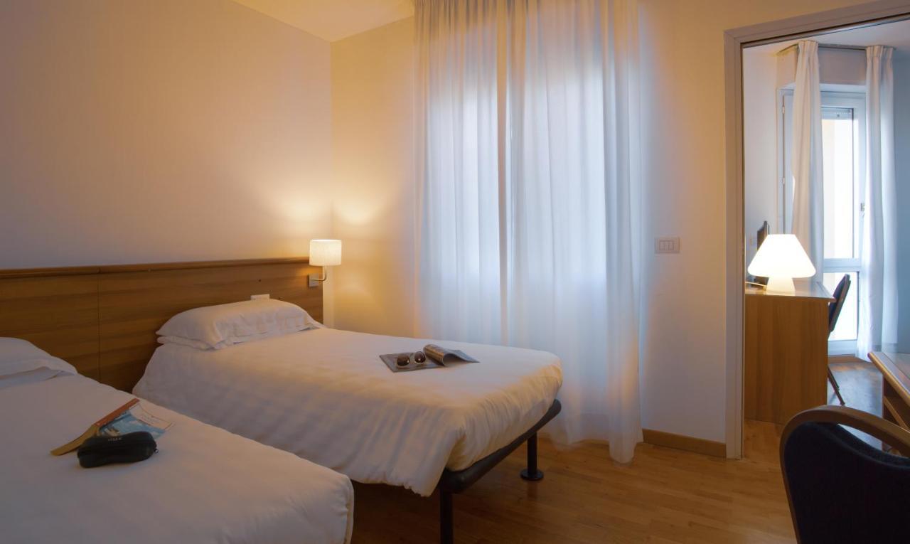 Mistral2 Hotel Oristano Esterno foto