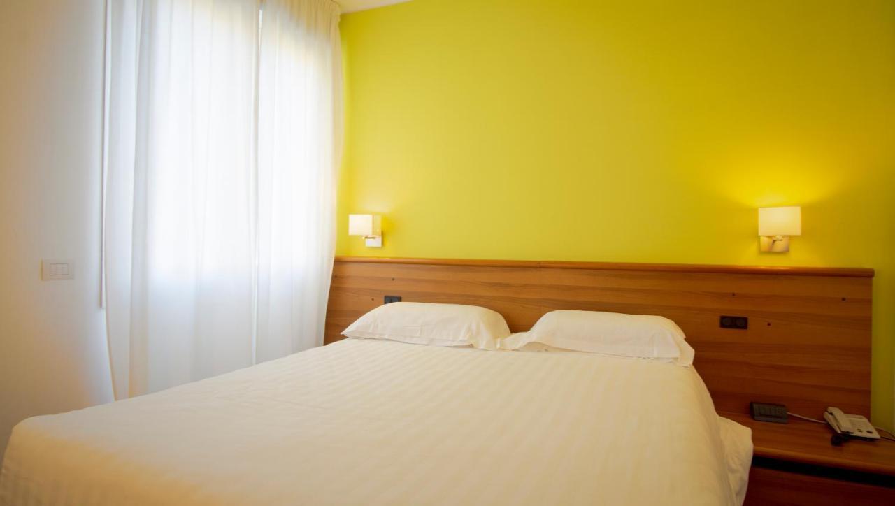 Mistral2 Hotel Oristano Esterno foto