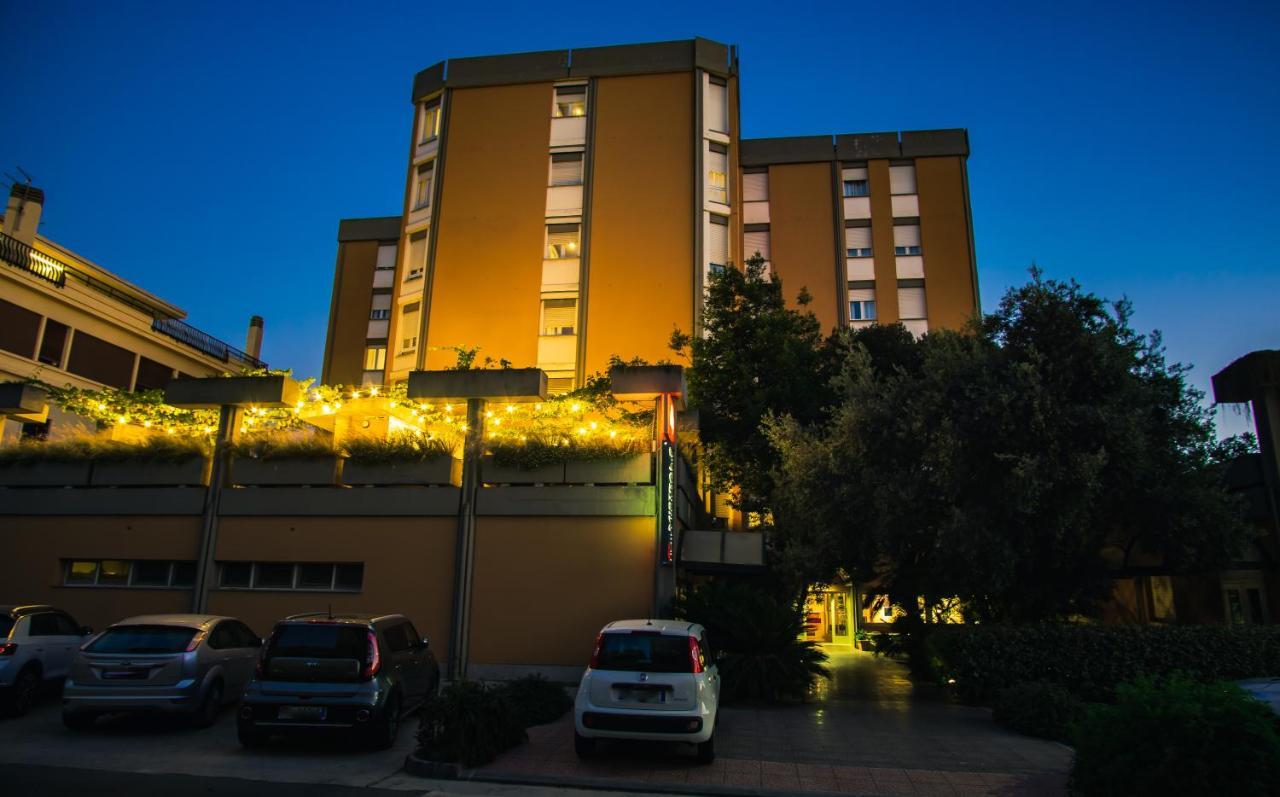 Mistral2 Hotel Oristano Esterno foto