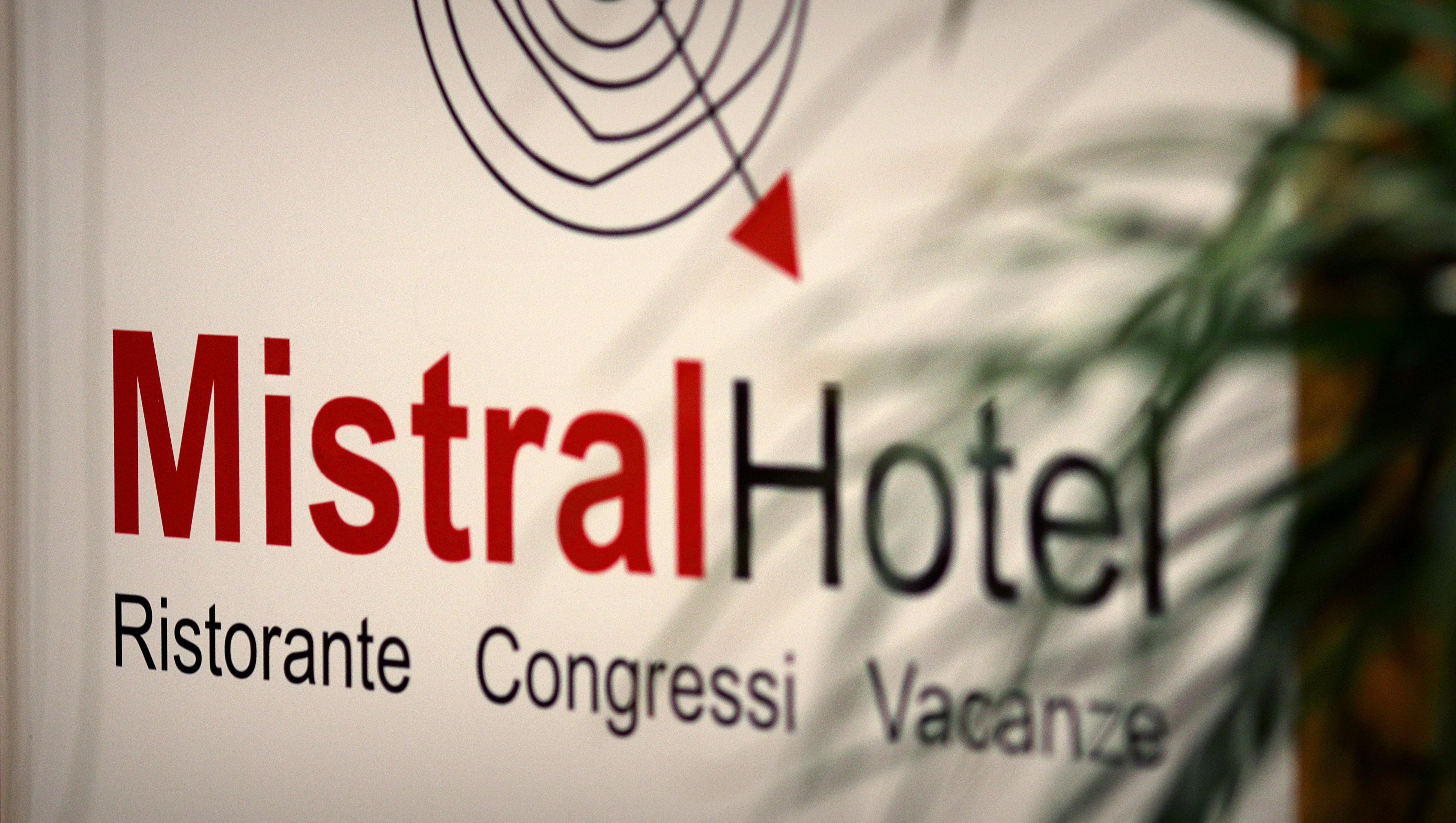 Mistral2 Hotel Oristano Esterno foto
