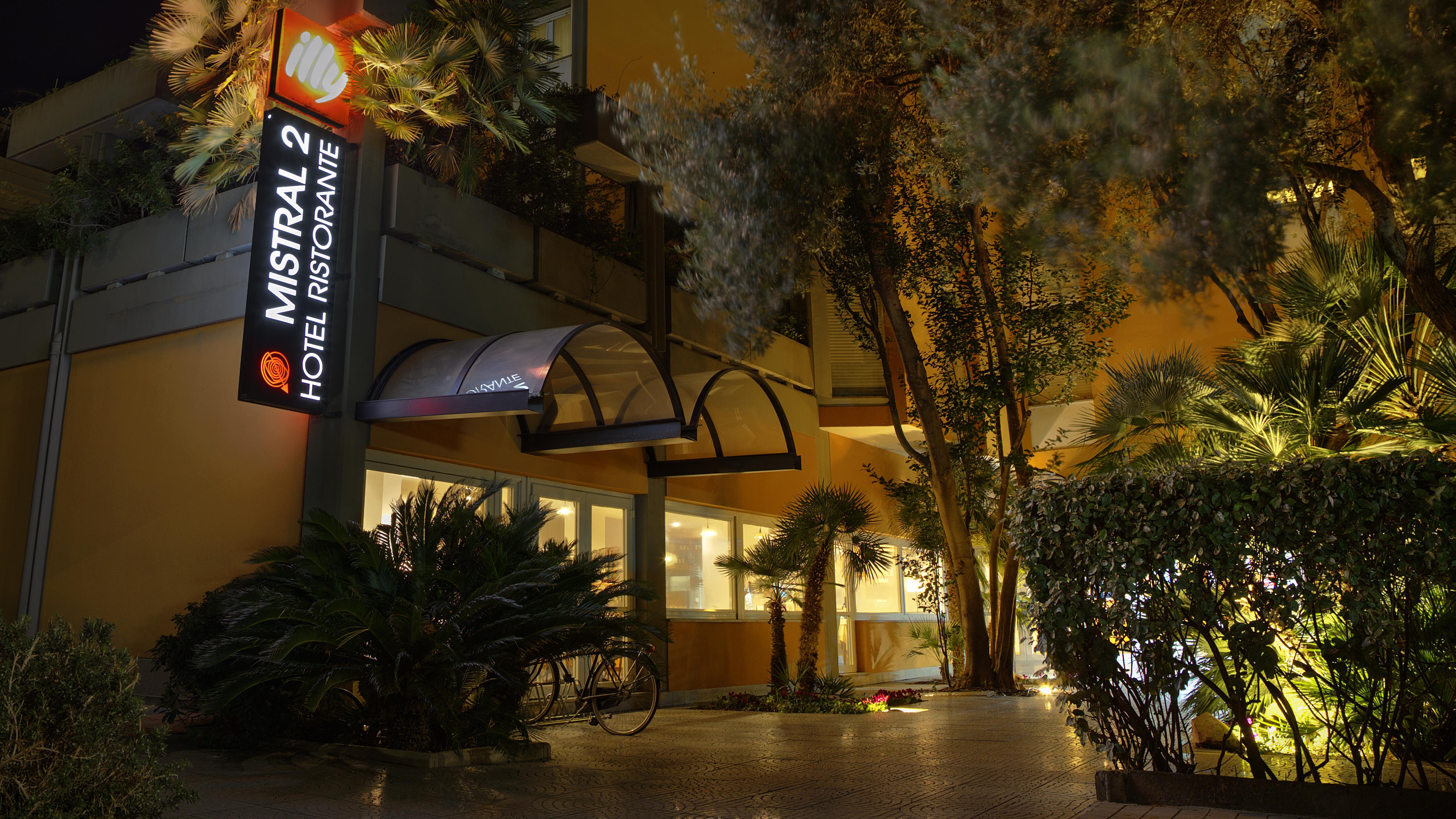 Mistral2 Hotel Oristano Esterno foto