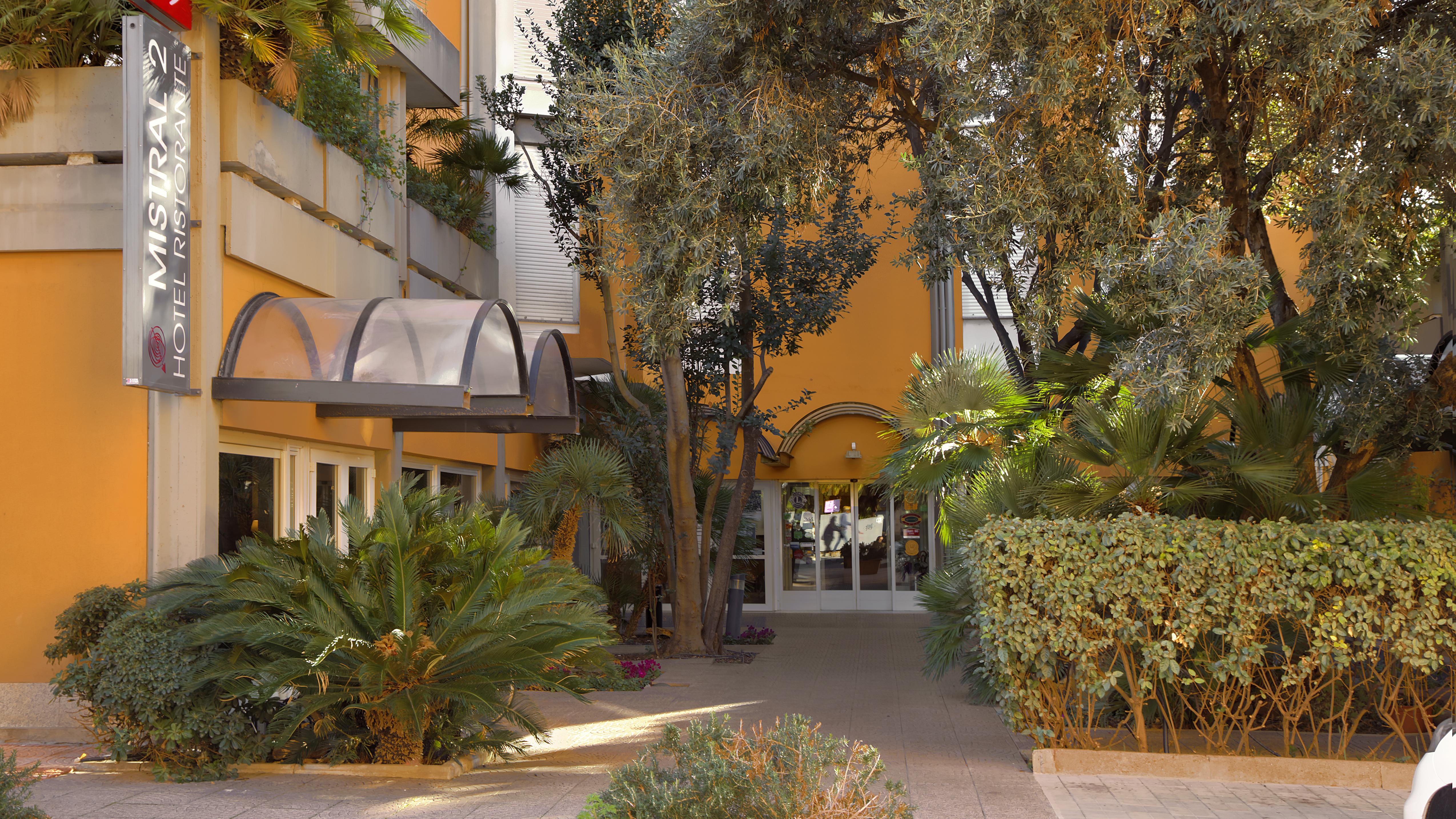 Mistral2 Hotel Oristano Esterno foto