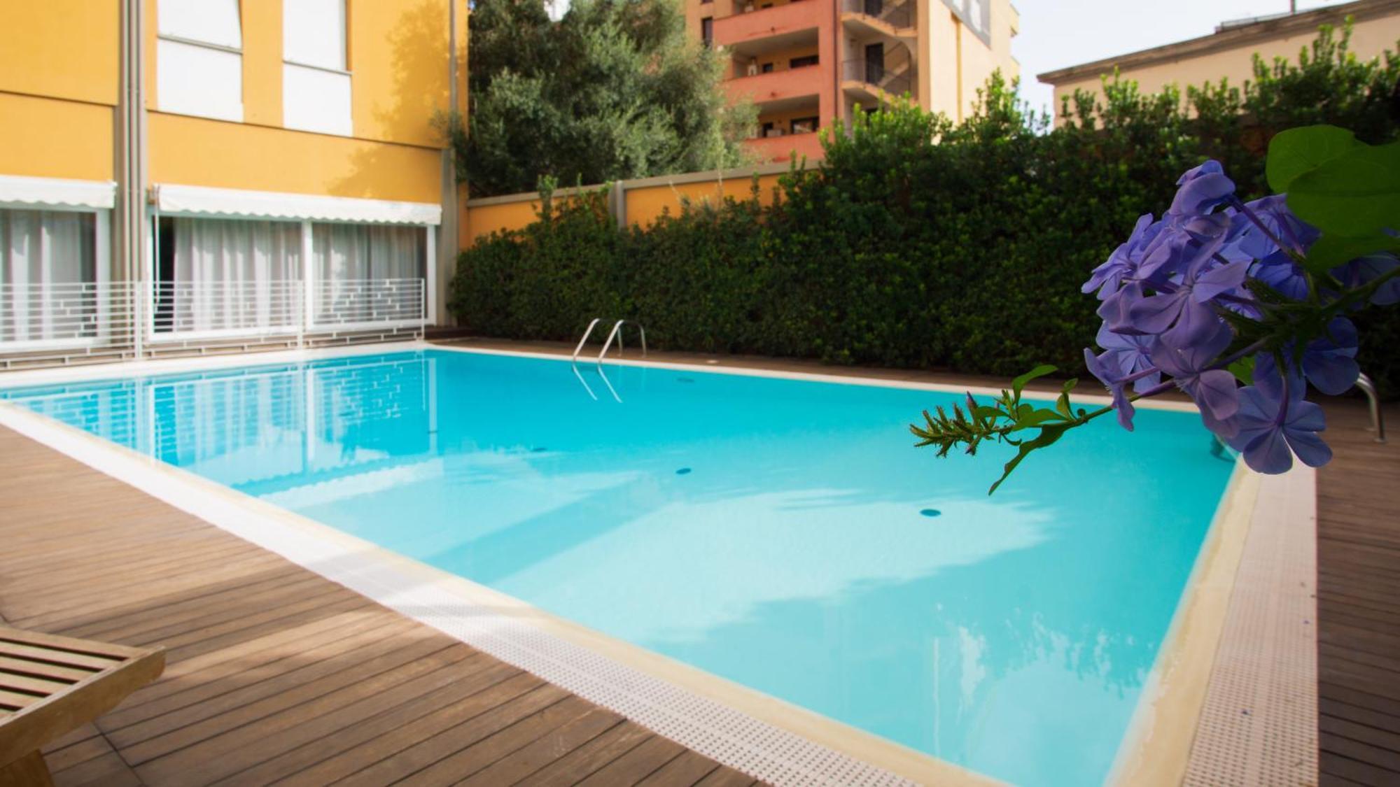Mistral2 Hotel Oristano Esterno foto