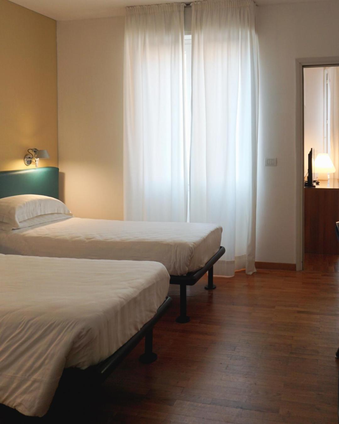 Mistral2 Hotel Oristano Esterno foto